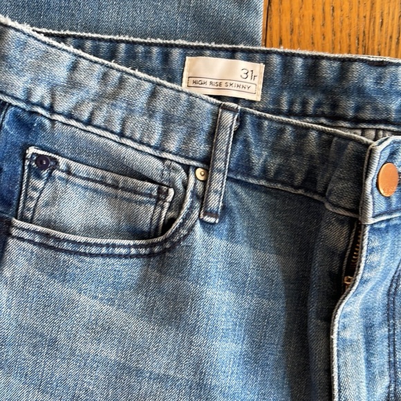 NWOT Gap two tone high rise skinny. Size 31r - Picture 3 of 4